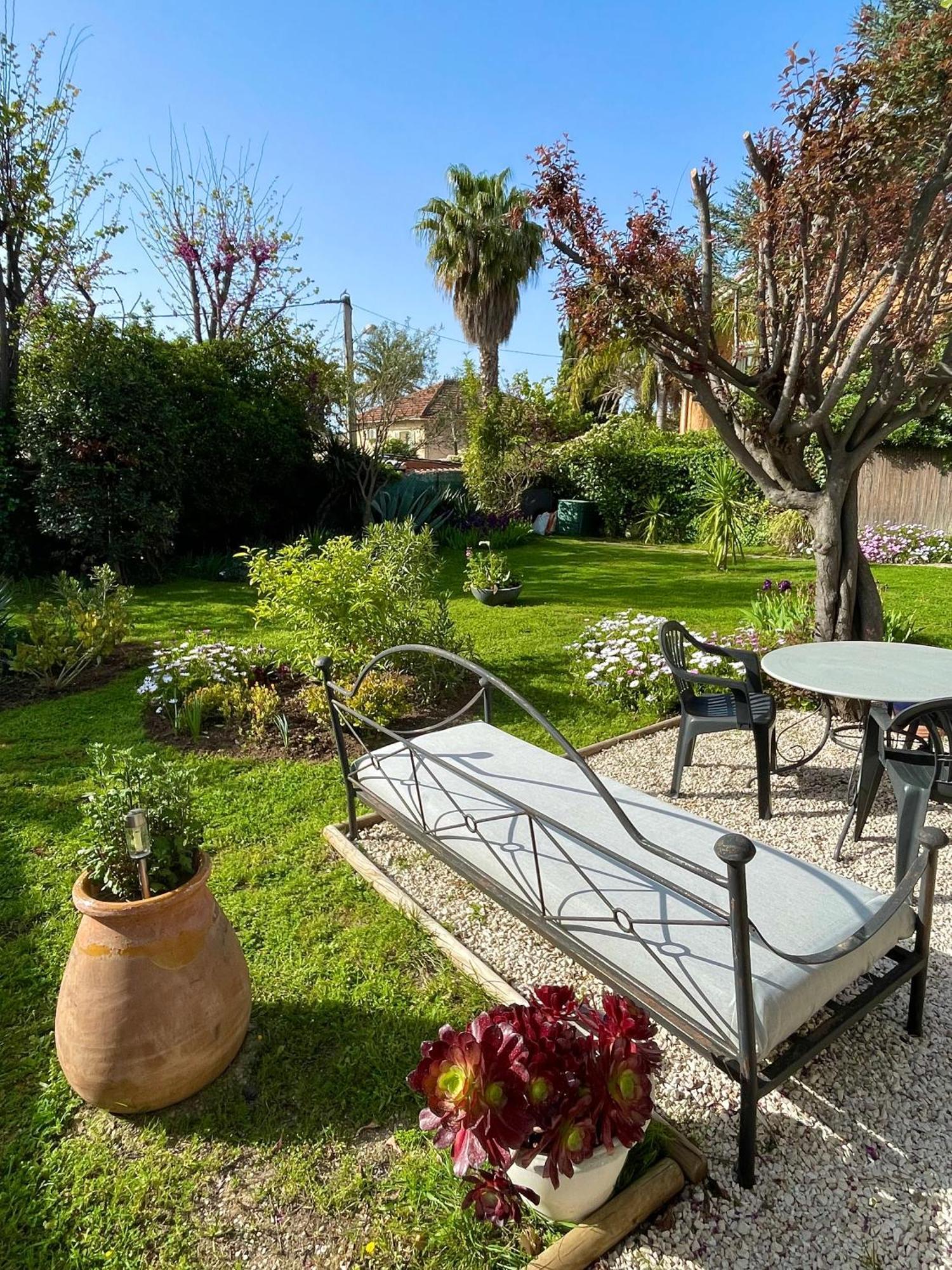 Appartement Rez De Villa Proche Port Et Plages De Sanary Dış mekan fotoğraf